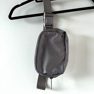 Lululemon - Everywhere belt